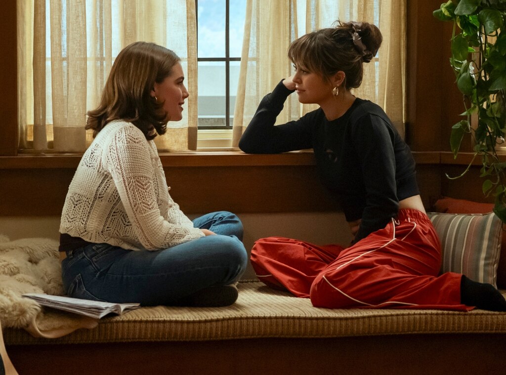 How to Dress Like Allie Hayes & Hannah Wells from Off Campus, According to the Show’s Costume Designer