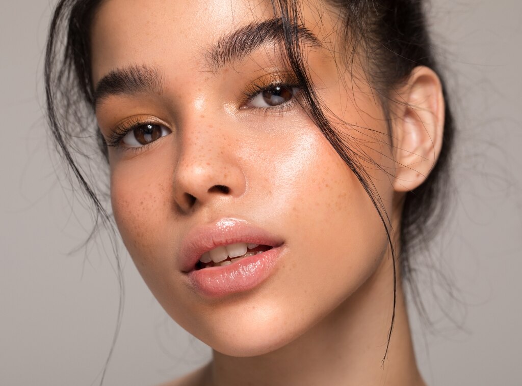 A Celebrity Makeup Artist Explains How to Make Skin Tint Look Glowy & Not Greasy