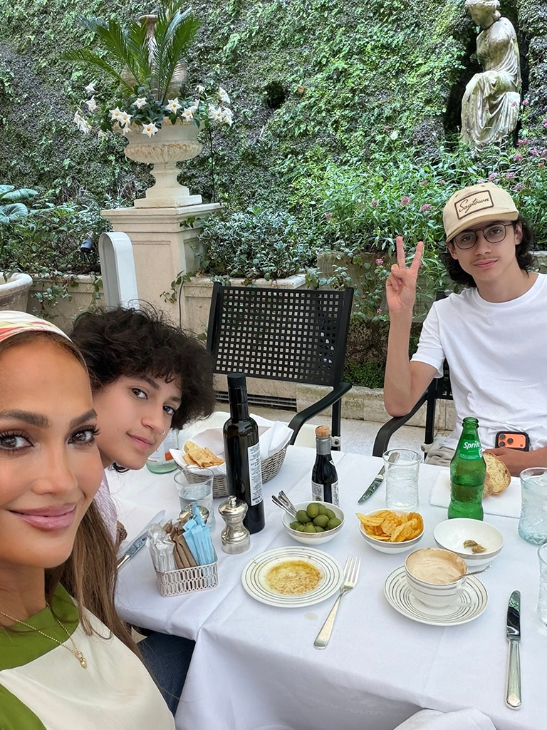 Jennifer Lopez, Max, Emme