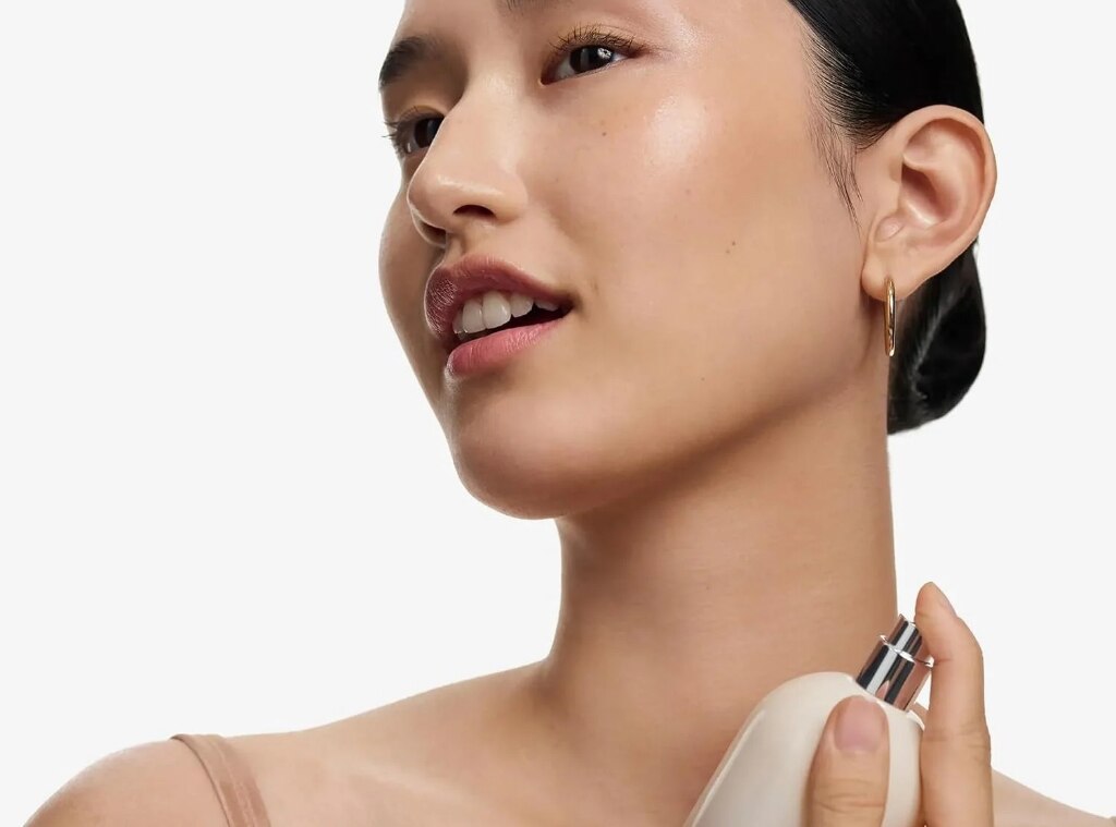 These Editor-Approved Fresh Perfumes Are for People Who Hate Heavy, Overpowering Scents